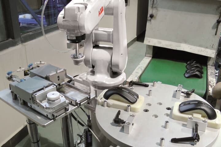 robotika v elektronickom priemysle
